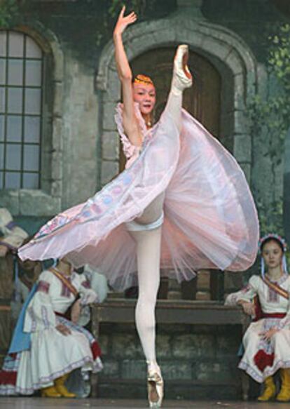 Fan Xiaofeng, en su interpretación del ballet Coppélia.