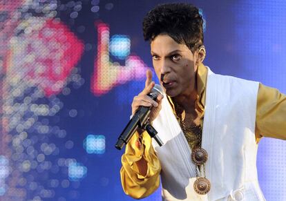 Prince durante una actuación en París en junio de 2011. 