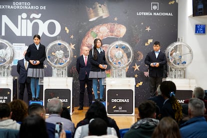 Celebración del Sorteo de la lotería del Niño en el salón de Loterías y Apuestas del Estado, a 6 de enero de 2025, en Madrid (España).
06 ENERO 2025
Pool
06/01/2025