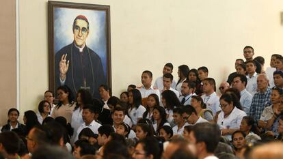 Misa en San Salvador en 2017 en recuerdo del arzobispo Romero, asesinado en 1980.