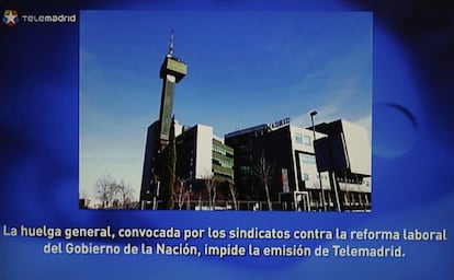 Telemadrid anuncia la interrupcion de la emisi&oacute;n.