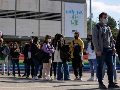 Cribado masivo de detección del covid en la Universidad Autónoma de Barcelona este jueves.