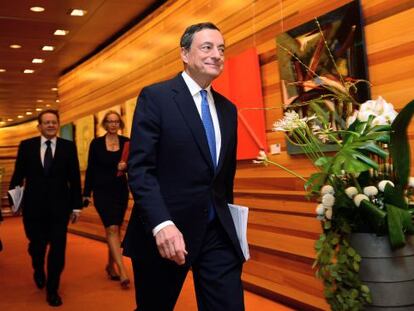 El presidente del BCE, Mario Draghi, poco antes de comparecer en conferencia de prensa, tras la reuni&oacute;n del consejo
