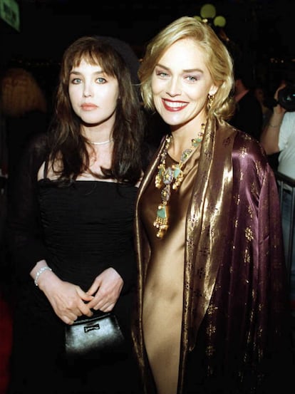 Isabelle Adjani y Sharon Stone en el estreno de 'Diabólicas' en Los Ángeles en 1996.