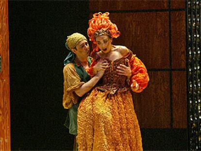 Nuria Moreno y Roberto Mori, en una escena de <i>La Celestina. </i>