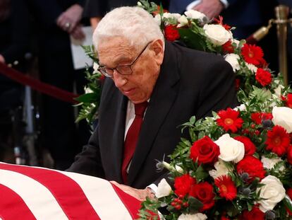 Henry Kissinger, que fue secretario de Estado de EE UU, en 2018, en un funeral por John McCain, en Washington.