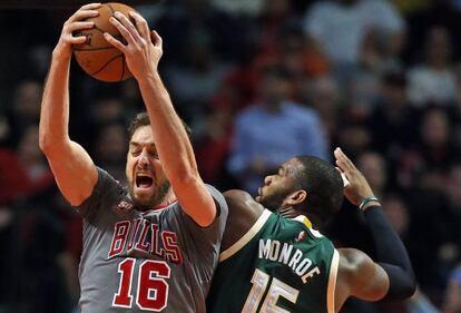 Pau Gasol y Greg Monroe.