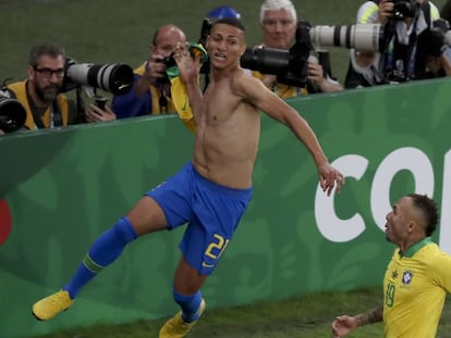 Richarlison comemora com Everton o gol na final da Copa América.