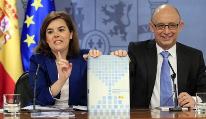 Deputy Prime Minister Soraya Sáenz de Santamaría and Finance Minister Cristóbal Montoro on Friday.