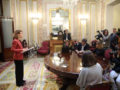 La presidenta del Congreso, Meritxell Batet, durante una rueda de prensa.