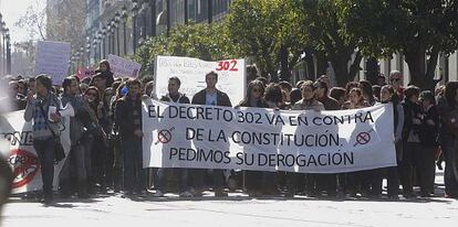 Manifestación de docentes interinos contra el decreto 302.