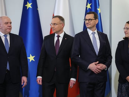 Polish Minister of State Assets Jacek Sasin, President Andrzej Duda, Prime Minister Mateusz Morawiecki, and Minister of Finance Magdalena Rzeczkowska