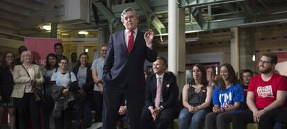 El exprimer ministro del Reino Unido, Gordon Brown, pronuncia un discurso durante el evento &quot;Remain In&quot; celebrado en Leicester, Reino Unido.