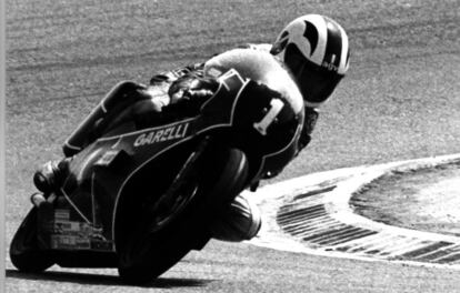 Gran Premio de Motociclismo de 125 cc. celebrado en el circuito del Jarama (Madrid). En la foto, el piloto Ángel Nieto, el 22 de mayo de 1983.