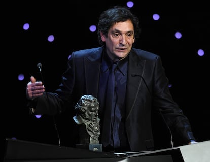 Agustín Villalonga recibe el Goya a mejor director por <i>Pa Negre</i>.
