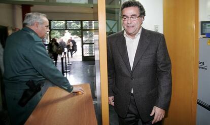 El promotor Enrique Ortiz en una de sus visitas a los juzgados de Alicante.