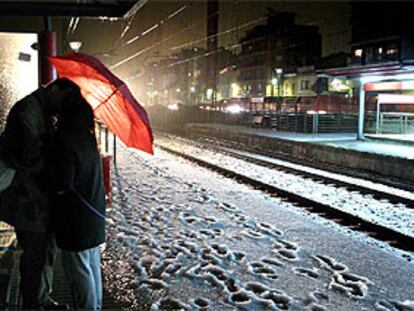 Nevada caída anoche en la estación ferroviaria de Vilassar de Mar, en el Maresme.