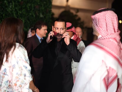 Johnny Depp asiste a la proyección de la noche inaugural en el Festival Internacional de Cine del Mar Rojo, el 30 de noviembre de 2023, en Yeda, Arabia Saudí.