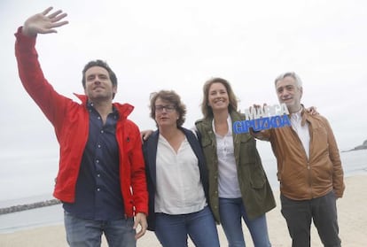 Los candidatos del PP y su presidenta Arantza Quiroga y Borja Semper