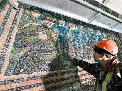 Uno de los mosaicos de temática militar en la nueva catedral ortodoxa dedicada a las Fuerza Armadas de Rusia, a las afueras de Moscú.
