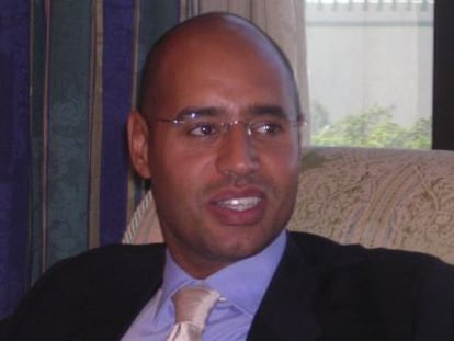 El hijo de Muamar Gadafi, Saif al Islam, en 2004.