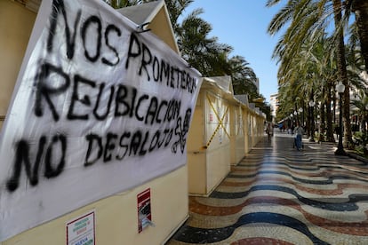 Casetas de La Explanada cerradas, en Alicante, el 23 de enero.