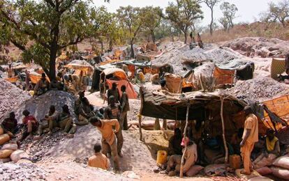 Zona de extracciones en las minas de oro artesanales cerca de Houndé.