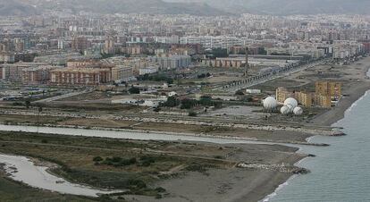 Tras la desembocadura del Guadalhorce, suelos de la antigua térmica afectados por el convenio urbanístico con Endesa