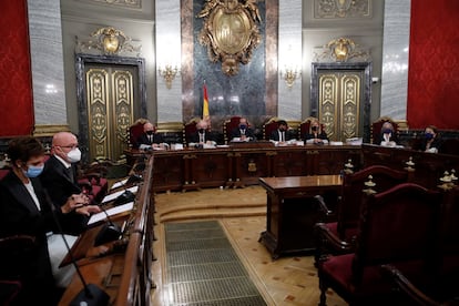 Gonzalo Boye, abogado del presidente de la Generalitat, Quim Torra,  interviene durante la vista que se celebra para revisar la condena.