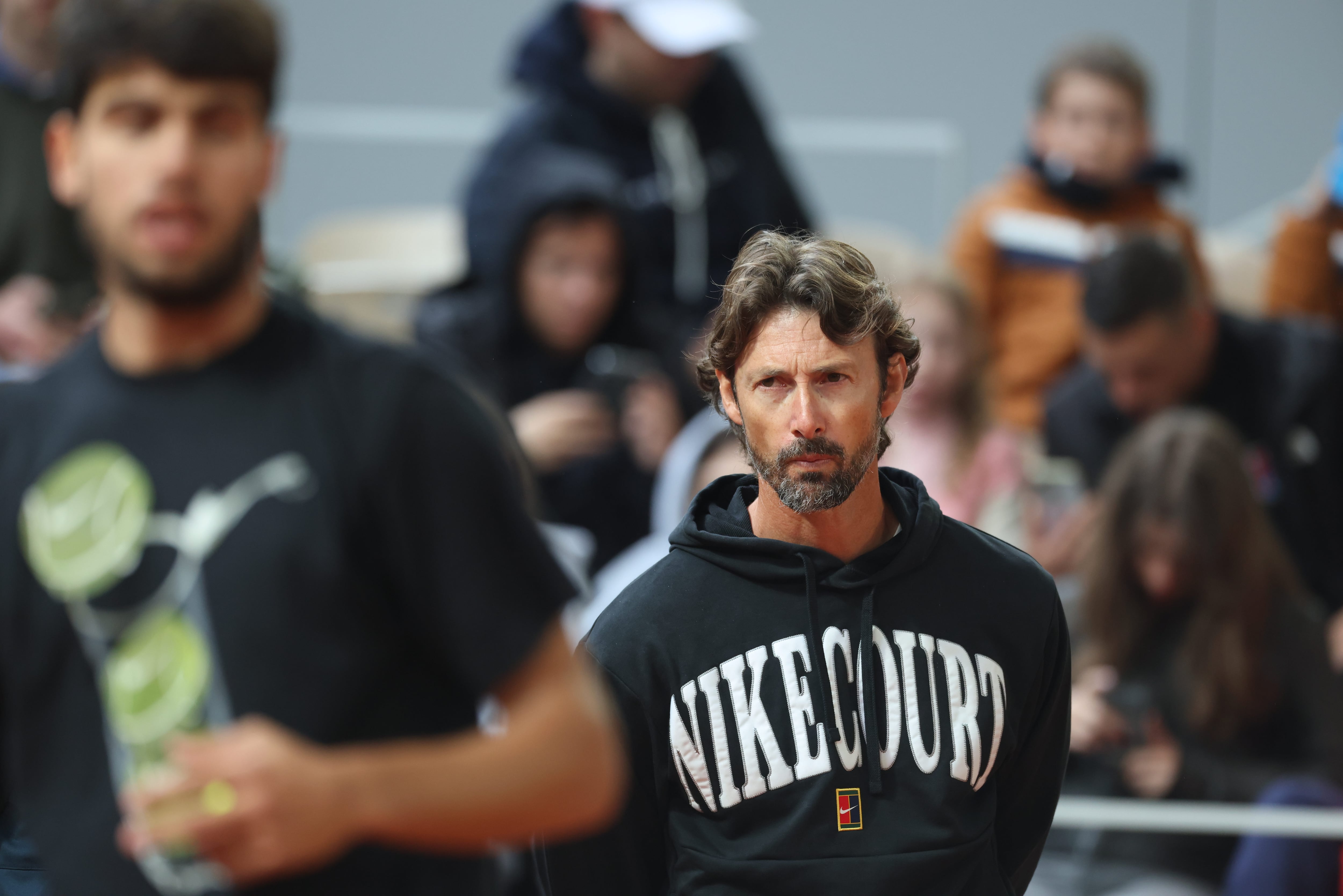 Ferrero, durante un entrenamiento con Alcaraz en el último Roland Garros, en junio.