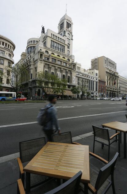 El inmueble del Círculo de Bellas Artes, en la calle de Alcalá (Madrid), obra de Antonio Palacios. "Madrid no sería igual sin el Palacio de Comunicaciones [sede del Ayuntamiento], sin los edificios del Banco Central o del Círculo de Bellas Artes, ni sus bocas de metro". Esta frase que el arquitecto Jacobo Armero escribió en su libro Antonio Palacios, constructor de Madrid para destacar la obra de Palacios en la capital resume la huella que dejó este arquitecto gallego en la ciudad.