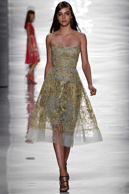 los interminables escotes de reem acra