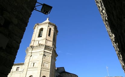 Catedral de Roda de Isábena, en el valle del río Isábena.