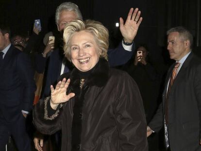Hillary Clinton, fotografiada este 1 de febrero, cuando acud&iacute;a a ver un musical de Broadway. 