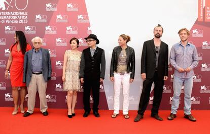 La actriz Bessie Badilla, el director Marlen Khutsiev, la actriz Megumi Kagurazaka, el realizador Sion Sono, el director Jan Cvitkovic y el productor Amiel Courtin-Wilson durante la presentación de "Venezia 70 Future Reloaded".