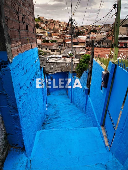 En una favela de São Paulo, el colectivo Boa Mistura pintó las calles.