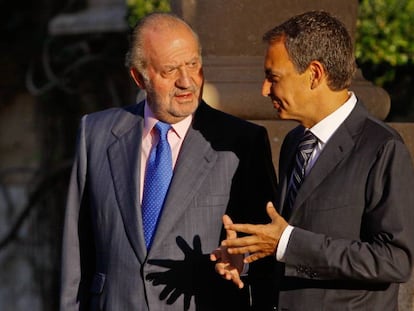 El rey Juan Carlos y Jos&eacute; Luis Rodr&iacute;guez Zapatero, en agosto de 2009 en Palma de Mallorca.