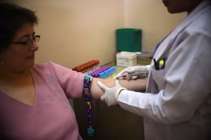 Teste de sangue para o zika &eacute; feito na Guatemala. 