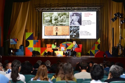 Elizabeth Horan durante una charla en la Universidad de Valparaíso, el 9 de noviembre.