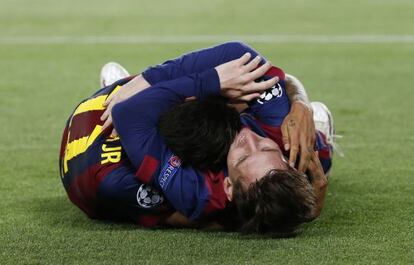 Messi y Neymar celebran el tercer gol del Barça frente al Bayern.