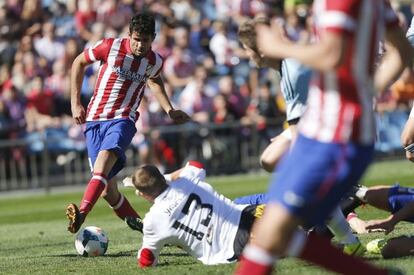 Diego Costa marca el primer gol del partido.