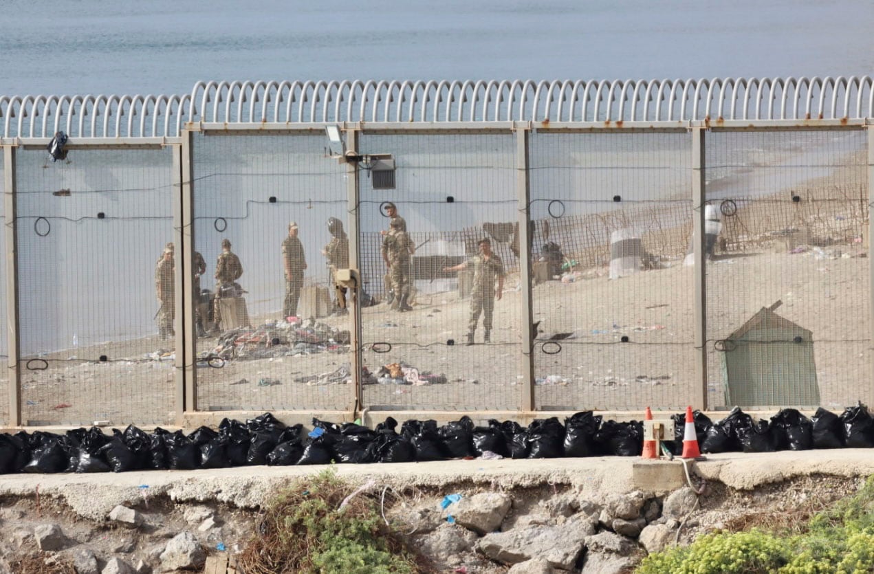 Última hora de la entrada de inmigrantes a Ceuta, en directo | Albares carga contra la “internacional reaccionaria” y considera la desinformación el elemento clave de la crisis en Ceuta