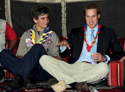 El príncipe Guillermo de Inglaterra ha inaugurado el 21 Congreso Mundial de Exploradores "Jamboree", que se celebró en Hylands Park, Chelmsford, el sábado. Participaron jóvenes de todo el mundo que celebran el centenario del "movimiento scout".