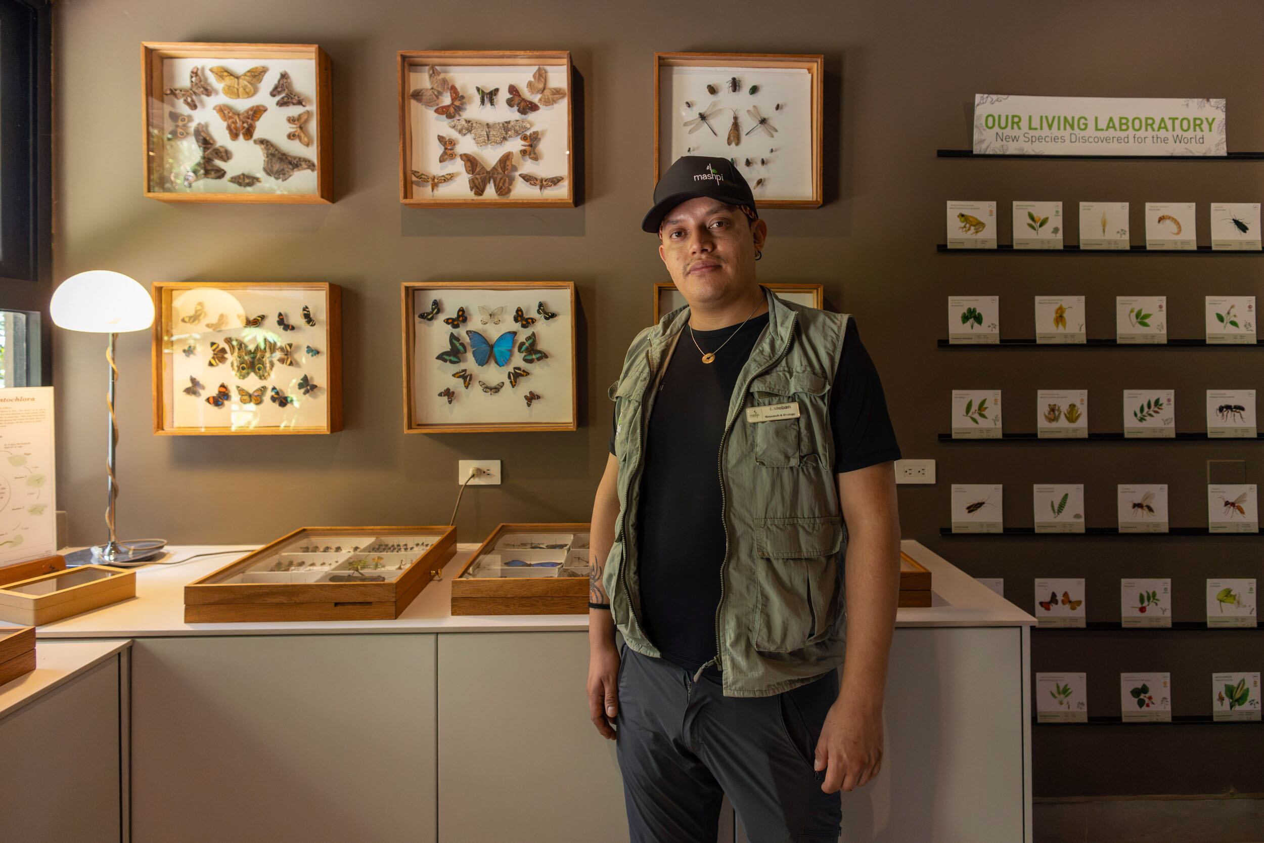 Esteban Calvache en el laboratorio de la Reserva Mashpi-Tayra, el 21 de julio.