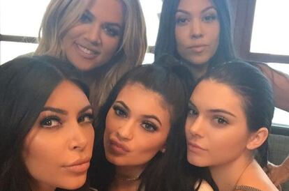 Las cinco hermanas Kardashian, en una foto publicada en el Instagram de Kim.