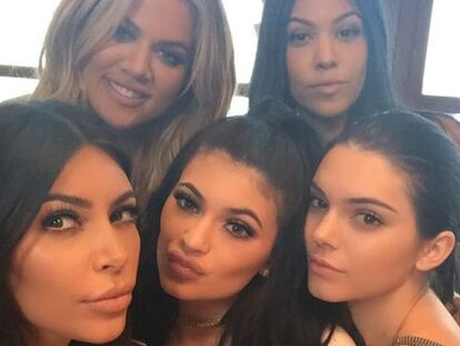 Las cinco hermanas Kardashian, en una foto publicada en el Instagram de Kim.