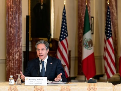 El secretario de Estado de EEUU, Antony Blinken, durante una videollamada con el canciller mexicano, Marcelo Ebrard, en febrero pasado.