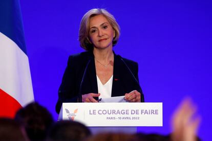 Valerie Pécresse, candidata de Los Republicanos (LR) a las elecciones presidenciales francesas de 2022, reacciona tras los resultados parciales de la primera vuelta de las elecciones presidenciales francesas de 2022, en París, Francia, el 10 de abril de 2022. 