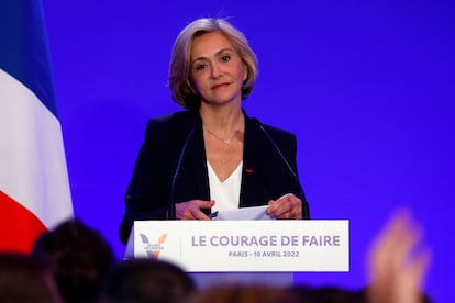 Valerie Pécresse, candidata de Los Republicanos (LR) a las elecciones presidenciales francesas de 2022, reacciona tras los resultados parciales de la primera vuelta de las elecciones presidenciales francesas de 2022, en París, Francia, el 10 de abril de 2022. 