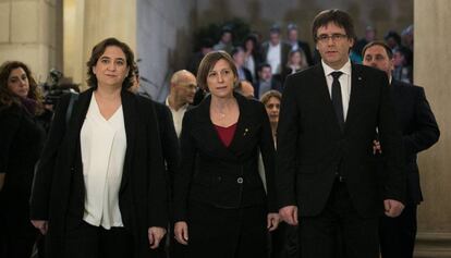 Colau, Forcadell y Puigdemont en la cumbre por el referéndum el pasado 23 de diciembre.